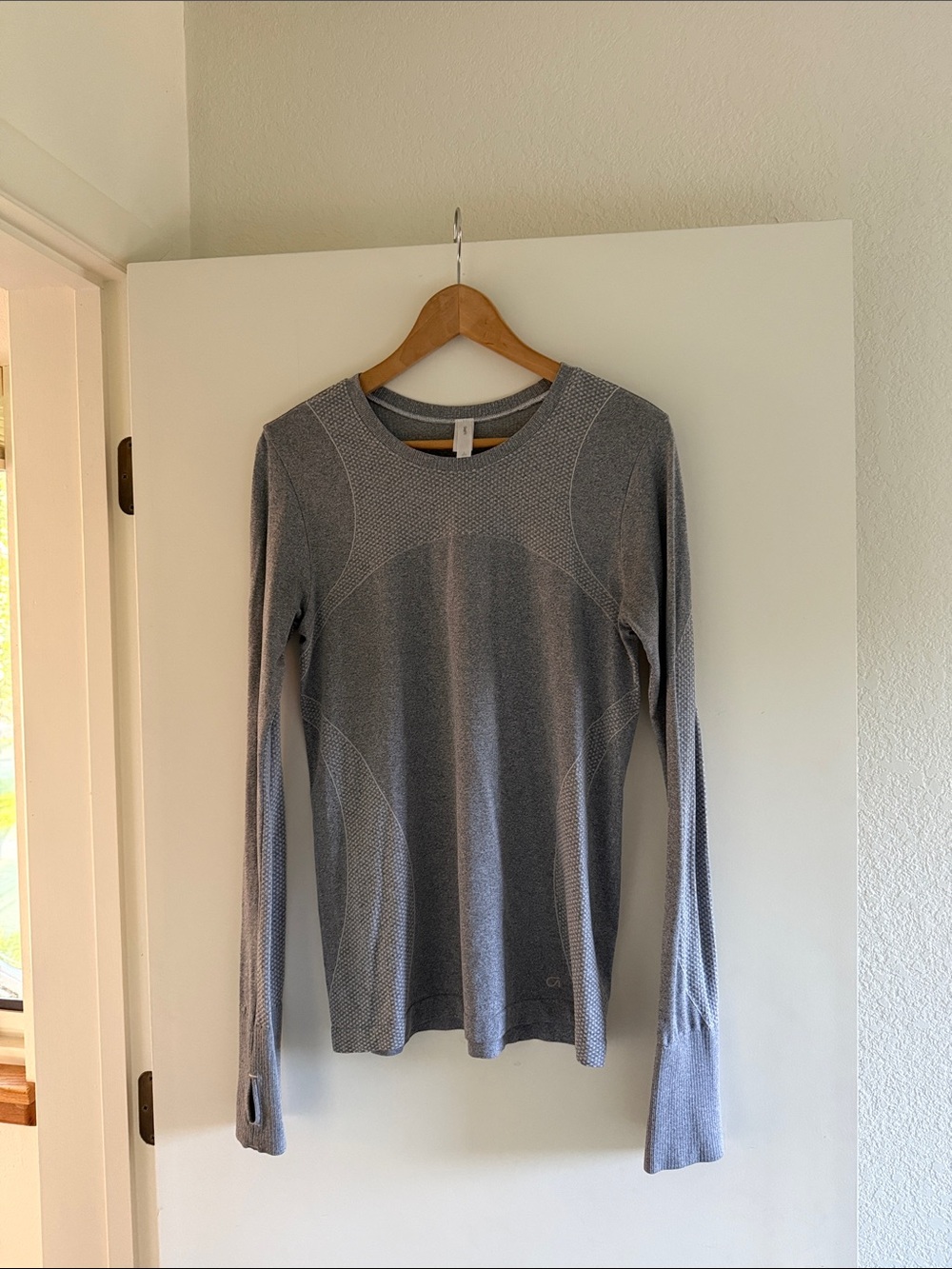 GAP Women's Long Sleeve Seam Detail Tee - Light Gray